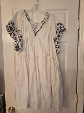 Old Navy White Dress with Black Embroidered Sleeves